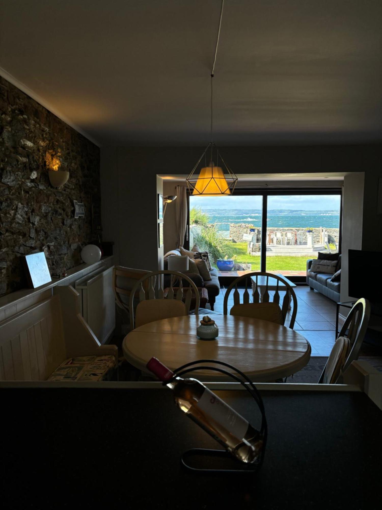Splash Cottage Beach House With Sea Lapping Garden バンガー エクステリア 写真