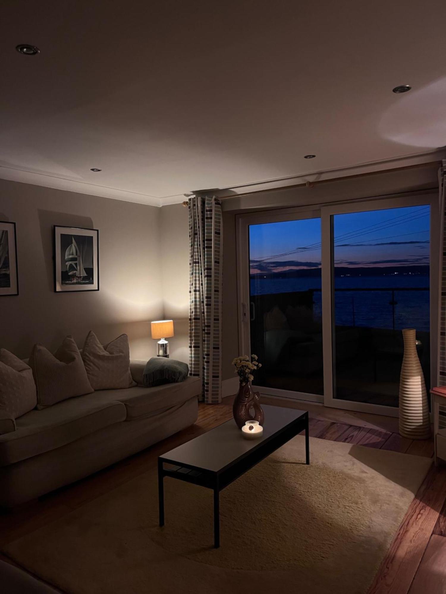 Splash Cottage Beach House With Sea Lapping Garden バンガー エクステリア 写真