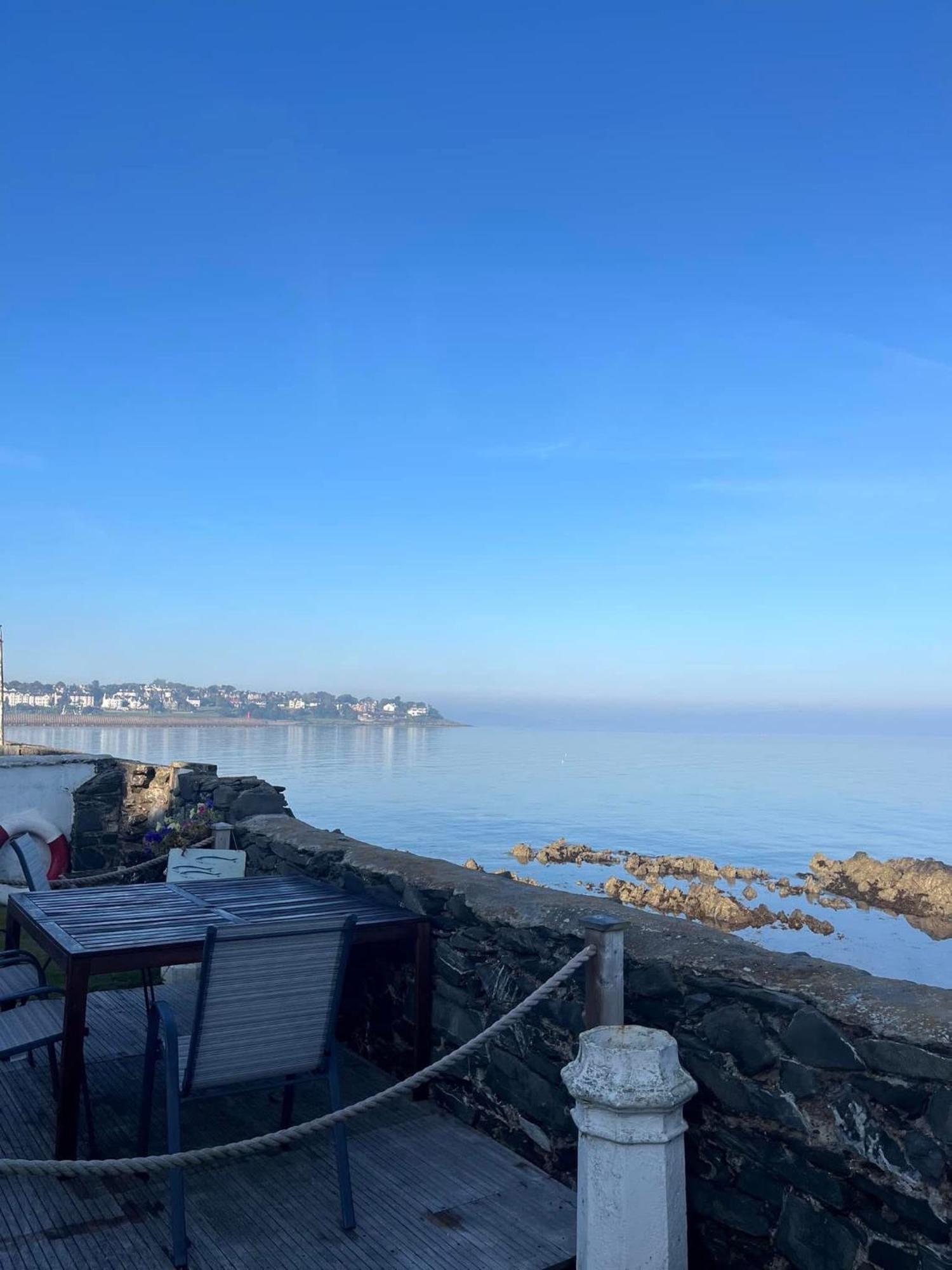 Splash Cottage Beach House With Sea Lapping Garden バンガー エクステリア 写真